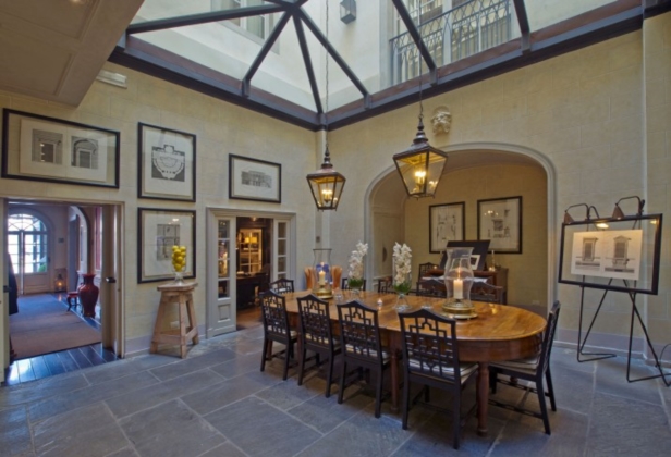 Breakfast room