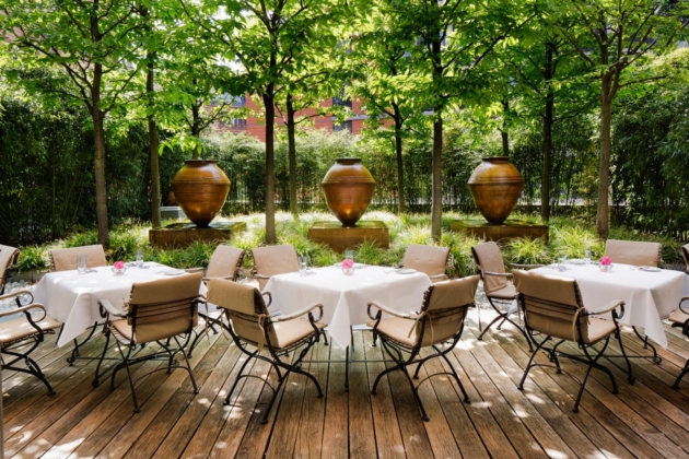 Garden dining