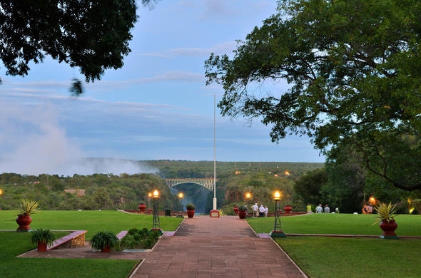 Access to the Falls